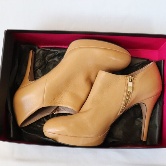Vince Camuto Tan Platform Booties - Picture 13 of 14